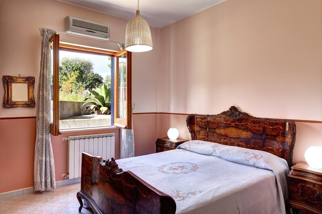 Caruso 3 By Villasandco Rentalsorrento Room photo